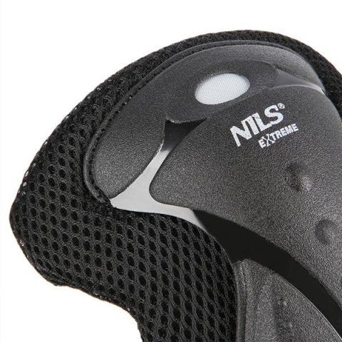 H8334 CZARNE ROZM. S ZESTAW OCHRANIACZY NILS EXTREME